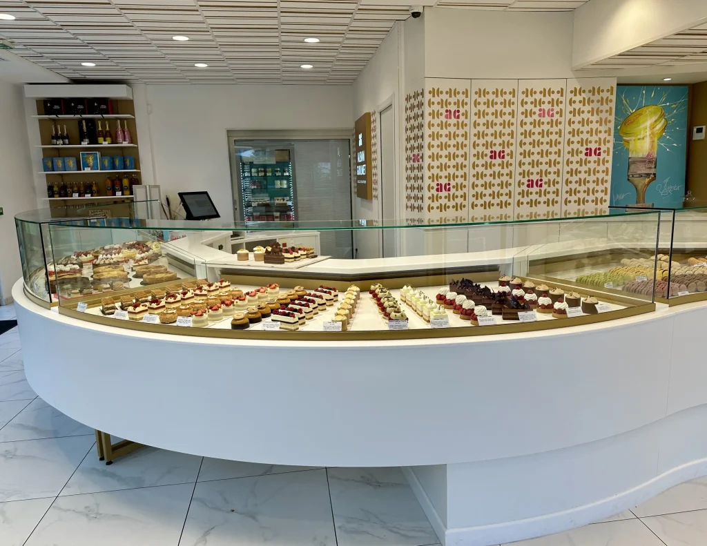 Vue avant de la vitrine Alban Guilmet